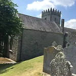 Carey's Bar & Kilkenny Border * Oldleighlin