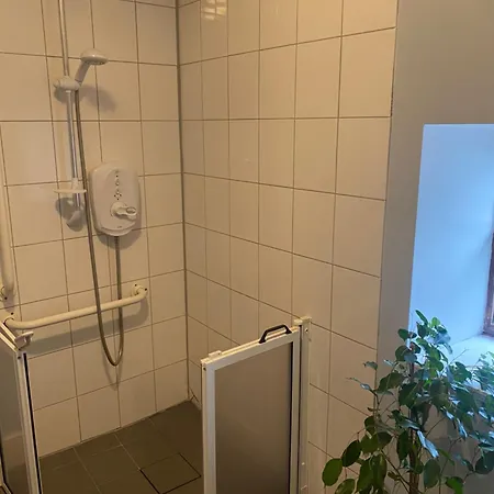 Carey's Bar & Kilkenny Border * Oldleighlin