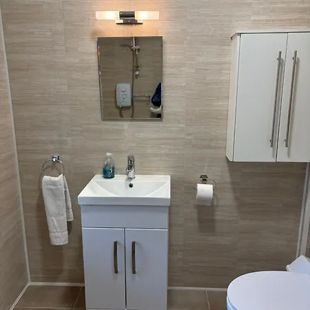 Carey's Bar & Kilkenny Border * Oldleighlin