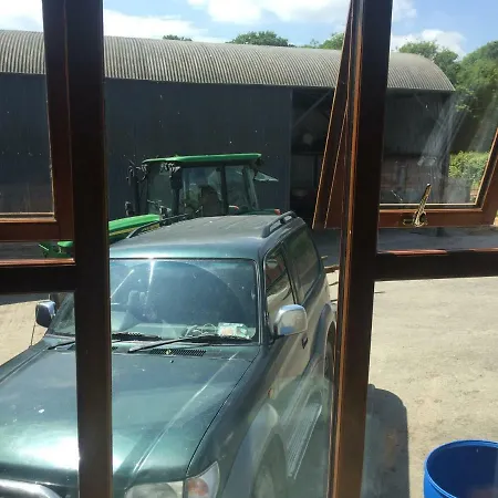 Daire Carey's Bar & Kilkenny Border Oldleighlin