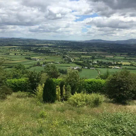 דירה Carey's Bar & Kilkenny Border