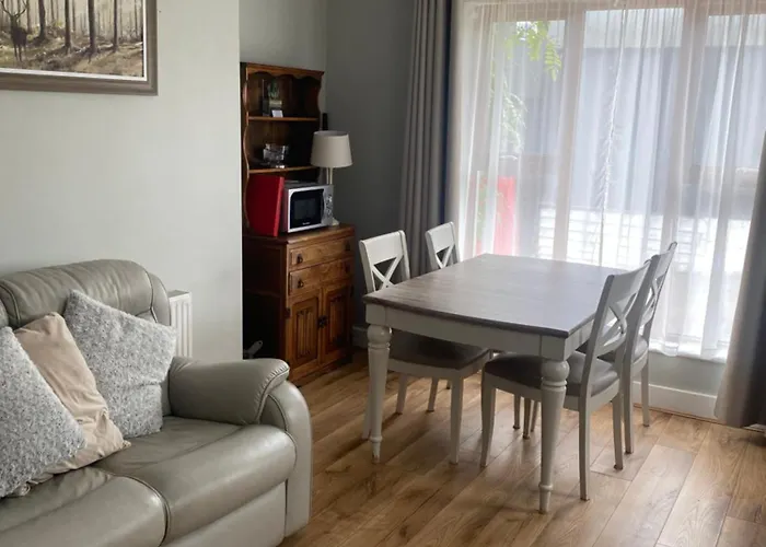 Carey's Bar & Kilkenny Border